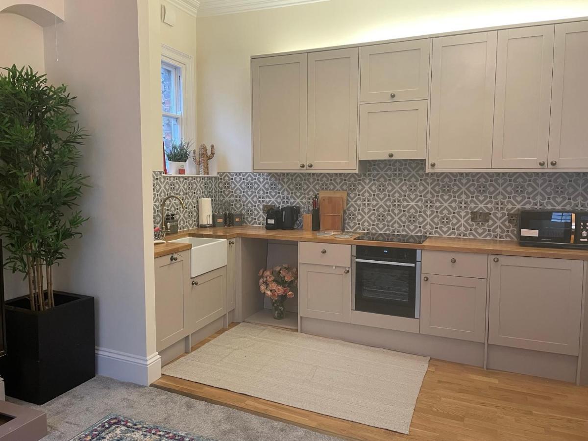 Luxury Apartment Opposite The Shambles York Extérieur photo