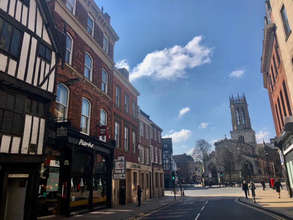 Luxury Apartment Opposite The Shambles York Extérieur photo
